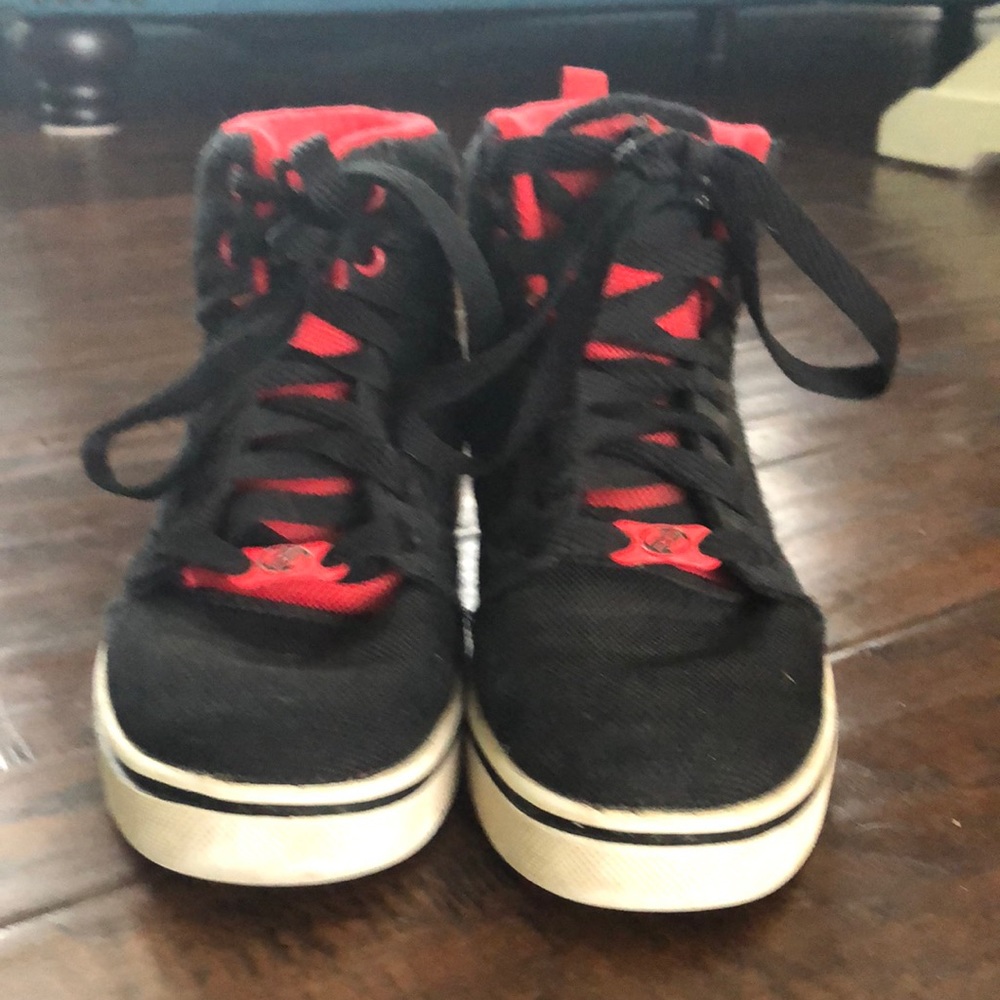 Heelys size 3 25$ starting price -FestivalBraclet